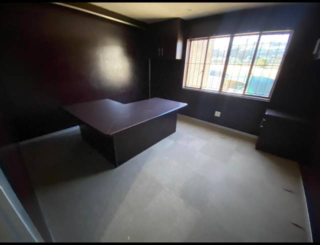 314M² WAREHOUSE TO LET IN SUNNYROCK